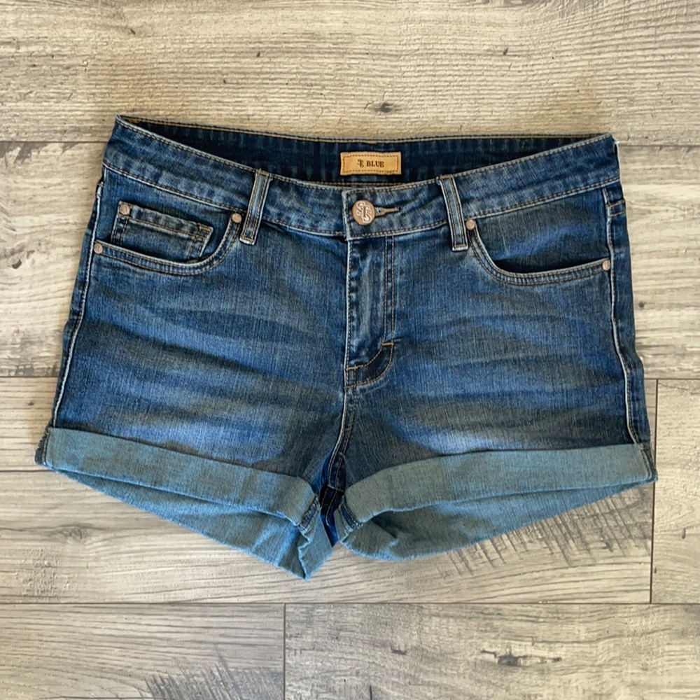 STS blue denim shorts